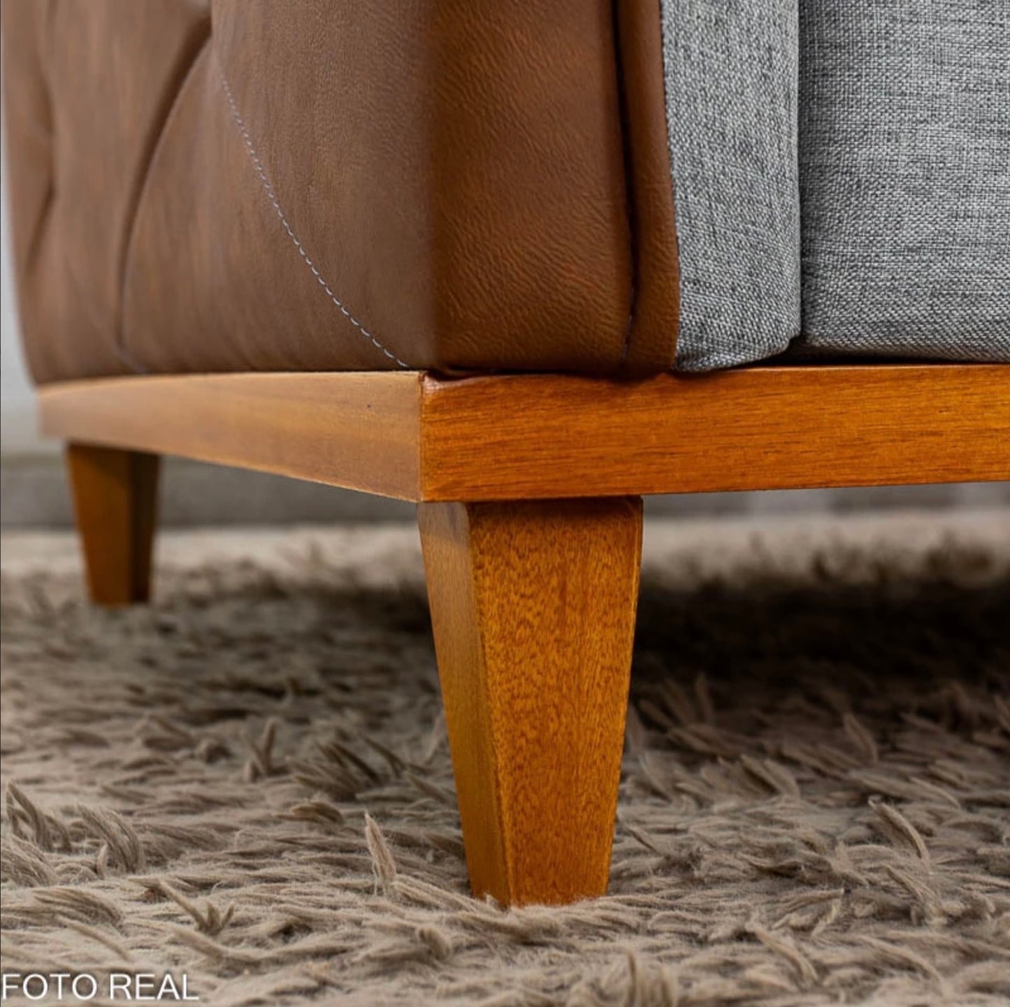 Sofá 4 Lugares Living Luca 2.10m Linho Cinza C/ Detalhe - Molas Bonnel